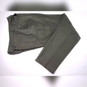 GLORIA VANDERBILT Amanda Straight Leg Stretch Jeans in Olive Green - Size 18